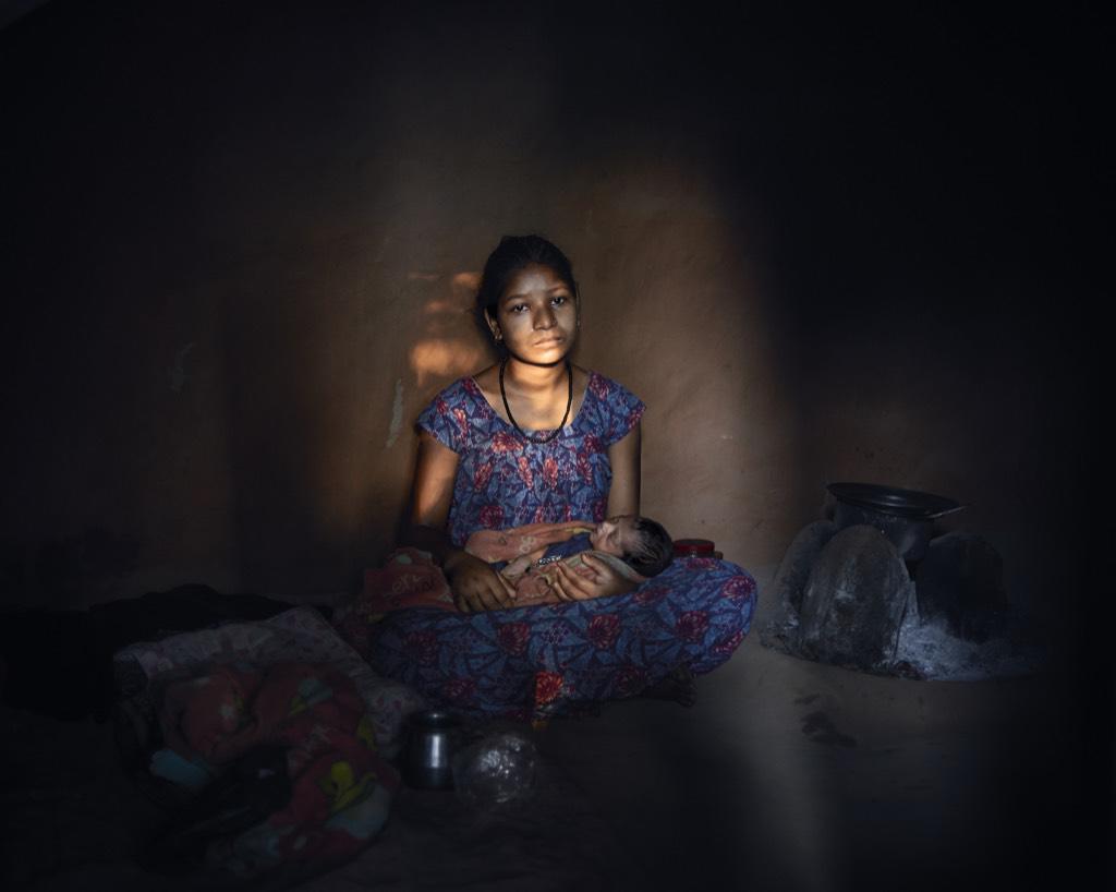 ky quac tuc le duoi phu nu ra khoi nha khi “den thang” o nepal - 7