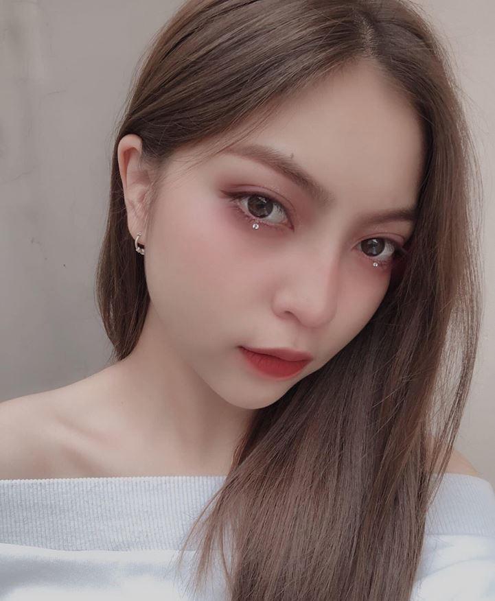 Bạn gái Quang Hải trở về phong cách sexy, mê diện nhất là đồ hở vai gợi cảm - 16