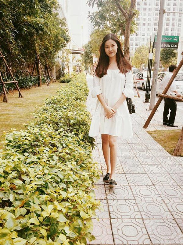 Cưới cầu thủ bị HLV Park amp;#34;bơamp;#34;, người mẫu từng được Khắc Tiệp cưng giờ bụng bầu bán trái cây - 4