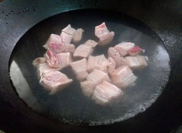Kho thịt đừng nên chần qua ngay, chỉ cần làm thêm trước bước này, thịt béo nhưng không ngấy - 1