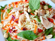 Bếp Eva - Cách làm gỏi gà với hành tây thơm ngon, thịt ngọt, the the của hành
