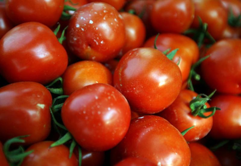 Vì thế, cha mẹ nên lưu ý lựa chọn cà chua chín để chế biến món ăn cho con.
