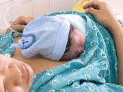 Bà bầu - Bầu lần 5 không khám thai, mẹ hốt hoảng khi đẻ rơi giữa đường phố Sài Gòn