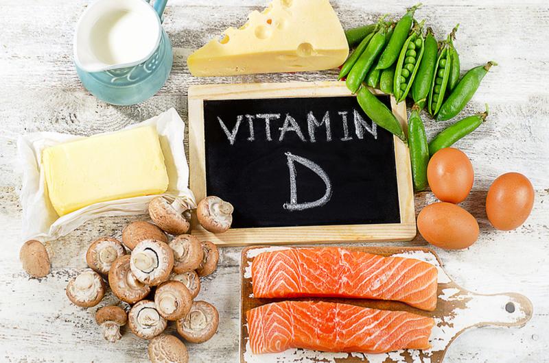 Các nghiên cứu đã chỉ ra rằng có lượng vitamin D thấp có thể gây ra chu kỳ kinh nguyệt không đều. Vitamin D cũng đóng một vai trò trong việc tăng mức năng lượng, tăng cường tâm trạng và chống lại chứng mất ngủ.
