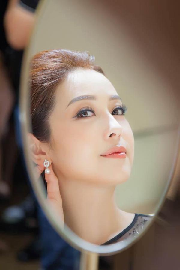 jennifer pham len mxh than tho chuyen tang can, nhung bat ngo hon la phan ung cua dan mang - 7