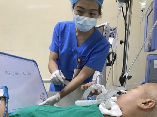 Sản phụ ung thư sinh con và câu nói mỗi khi tỉnh dậy: Chồng em đâu, con em sao rồi?