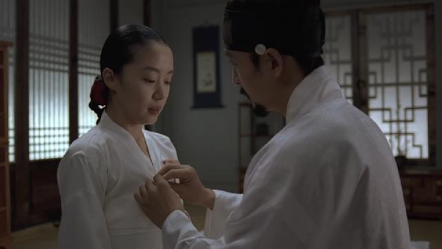 Lẳng lơ từ phim tới đời: Nữ diễn viên 59 tuổi bỏ chồng theo nhân tình kém 17 tuổi - 4
