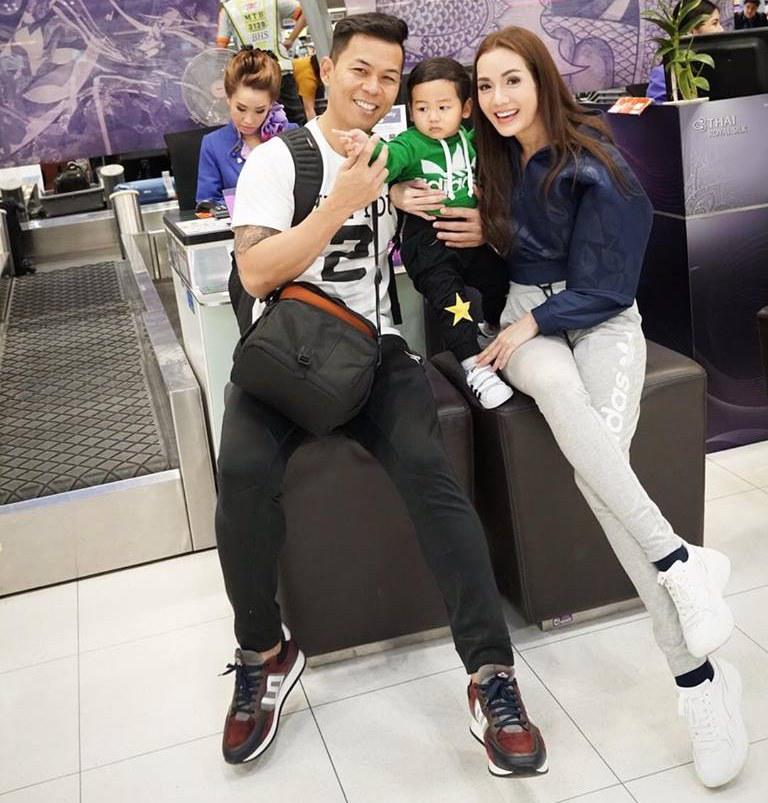 Mẹ bầu khỏa thân gây sốt mạng đã đẻ con, khoe ảnh ngực trần cho con bú đẹp ngỡ ngàng - 15