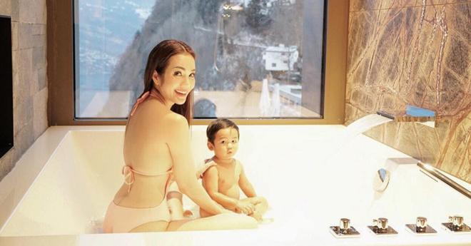 Mẹ bầu khỏa thân gây sốt mạng đã đẻ con, khoe ảnh ngực trần cho con bú đẹp ngỡ ngàng - 11