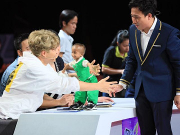 Sao Việt sửng sốt trước cậu bé tí hon có thật trên đời, nuôi mãi không chịu lớn