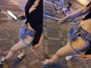 Tin tức - Diện chiếc quần "can lộ lộ", cô gái hở toang hoác cả nội y lẫn "vùng nhạy cảm"