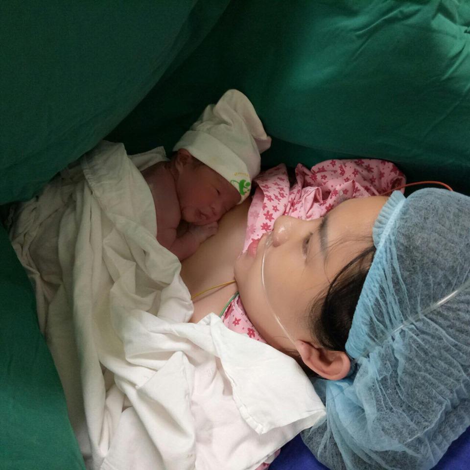 Vất vả mang bầu đôi, 9x xinh đẹp được chồng cưng chiều, ngày nào cũng bế 5 tầng thang bộ - 8