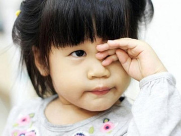 5 việc phải làm trong ngày hè để tránh xa bệnh đau mắt đỏ