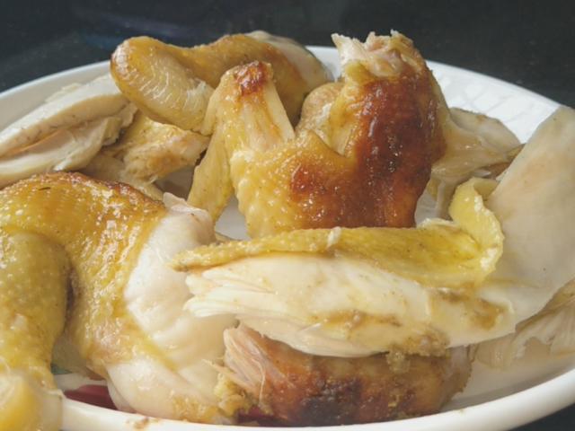 Thả con gà vào nồi cơm điện, 40 phút sau cả nhà được ăn món ngon chưa từng thấy