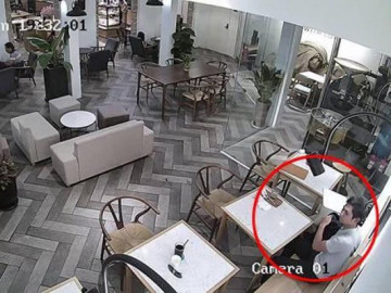 Thanh niên trộm laptop của khách trong quán cà phê nhanh như chớp