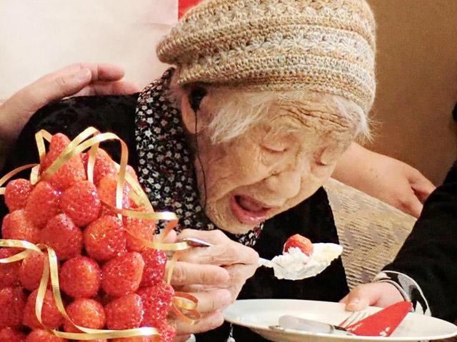 Cụ bà 13 năm mắc ung thư vẫn sống khỏe tới 116 tuổi nhờ 4 bí quyết độc