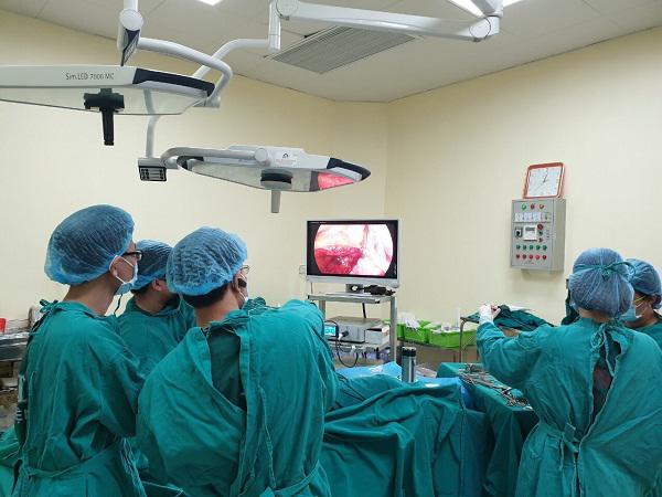 Bị nuốt nghẹn, đi khám bất ngờ phát hiện mắc bệnh ung thư hiếm gặp thế giới có 300 ca - 1