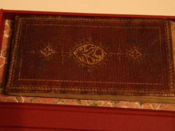 Chiêm ngưỡng nghệ thuật đóng sách Ba Tư truyền thống