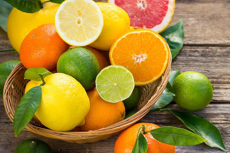 Mặc dù cam và chanh có tác dụng tốt cho lá lách và tiêu hóa, nhưng nếu ăn hai thứ cùng lúc có thể gây loét và thủng dạ dày.
