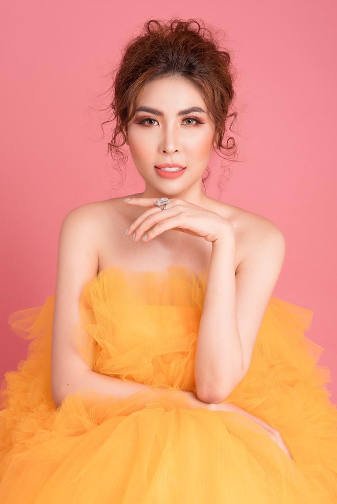 Á hậu Trần Phương Nghi muốn câu chuyện cuộc đời mình truyền cảm hứng cho các bạn trẻ - 1