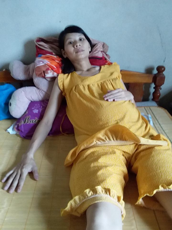 Bầu 25 tuần phát hiện ung thư, mẹ Thái Nguyên nằm bẹp một chỗ, đếm từng ngày chờ sinh con - 1