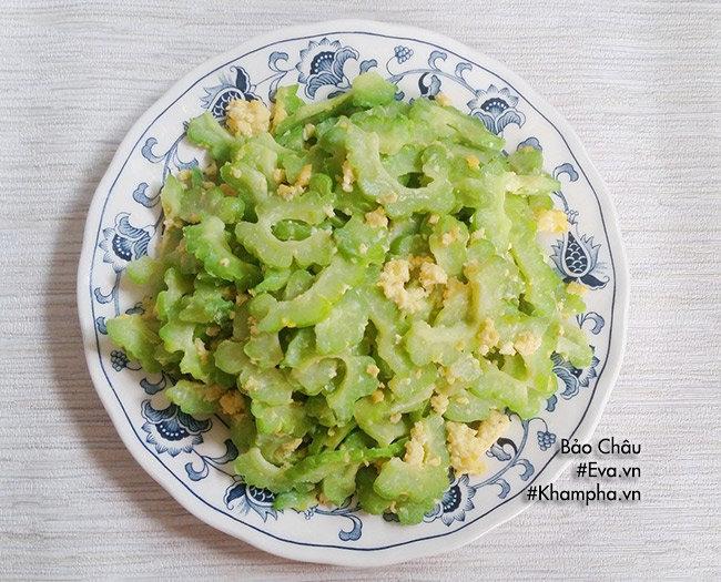 Chỉ hơn 100 nghìn đồng được bữa cơm 4 món ngon, chồng con khen tới tấp - 3