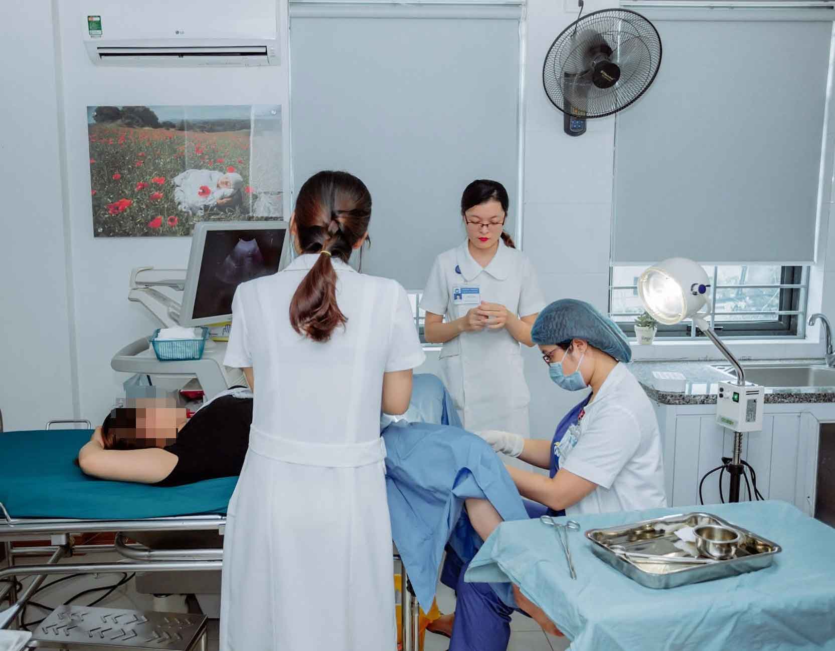 Con trai duy nhất qua đời, vợ chồng U60 Hà Nội liều lĩnh mang thai ở tuổi mãn kinh - 3