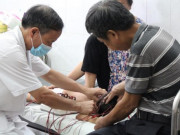 Sức khỏe - Bé gái bị méo mồm sau giấc ngủ trưa, BS cảnh báo thói quen xấu nhiều gia đình gặp phải