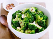 Bếp Eva - Xào súp lơ xanh đừng dại xào trực tiếp, thêm 1 bước này món ăn vừa giòn lại xanh mướt