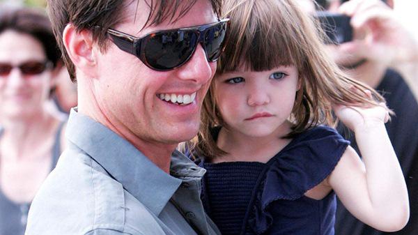 Từng là amp;#34;Công chúa Hollywoodamp;#34; giờ Suri Cruise phải mặc đi mặc lại áo cũ nát, giầy ố màu - 5