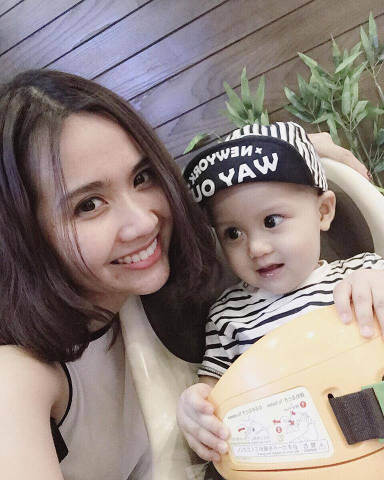 4 hotgirl xinh đẹp đời đầu 9X đều làm mẹ đơn thân, nhìn những đứa con đáng yêu hết nấc - 2