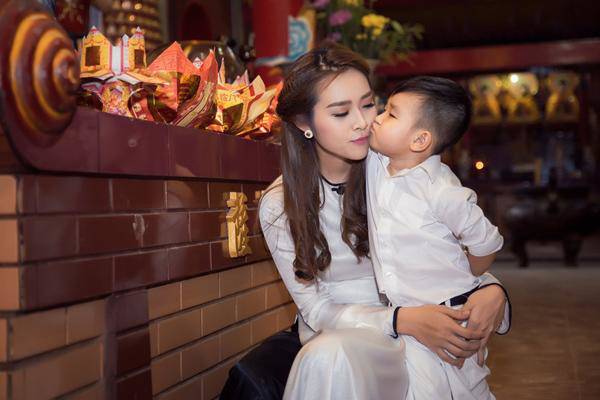 4 hotgirl xinh đẹp đời đầu 9X đều làm mẹ đơn thân, nhìn những đứa con đáng yêu hết nấc - 14