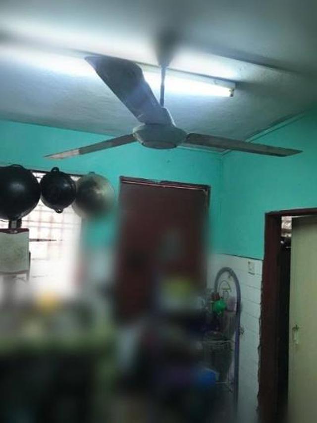duoc anh ho tung hung len troi, be gai 2 tuoi gap hoa boi thu khong ngo nay - 2