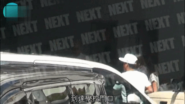 Lần đầu tiên Trương Bá Chi khoe con trai thứ 3 mới sinh, diện mạo cậu bé gây tò mò - 4