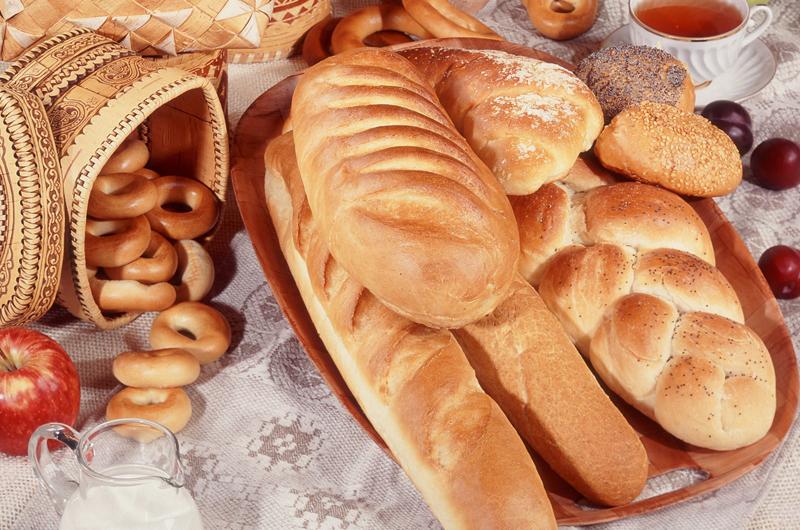 Những thực phẩm chúng ta ăn giàu carbohydrate như bánh quy và bánh mì có chứa nhiều đường và axit béo. Tiêu thụ thường xuyên có thể gây thiếu canxi, thiếu kali, mất cân bằng hệ vi khuẩn đường ruột, v.v. 
