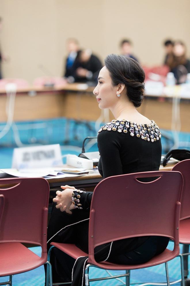 Đi công tác Hàn Quốc, Ngọc Diễm gây ấn tượng với áo dài và khả năng Anh ngữ lưu loát - 3