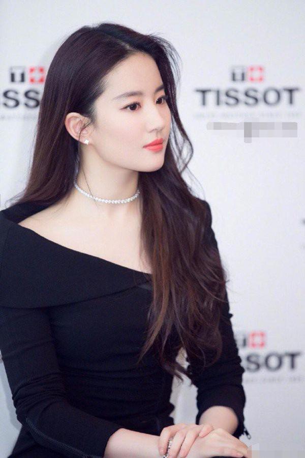 Tứ đại nữ thần 2019 lộ diện: Lưu Diệc Phi có còn là amp;#34;thần tiên tỷ tỷamp;#34;? - 1