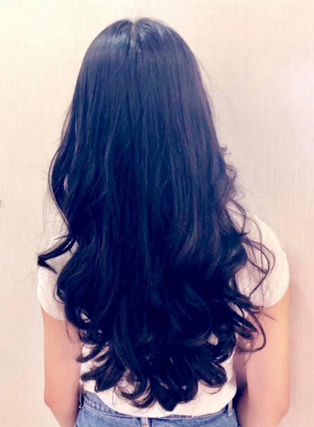 Không chỉ xinh như Hoa hậu, con gái MC Quyền Linh còn tự tay làm tóc đẹp không kém salon - 3
