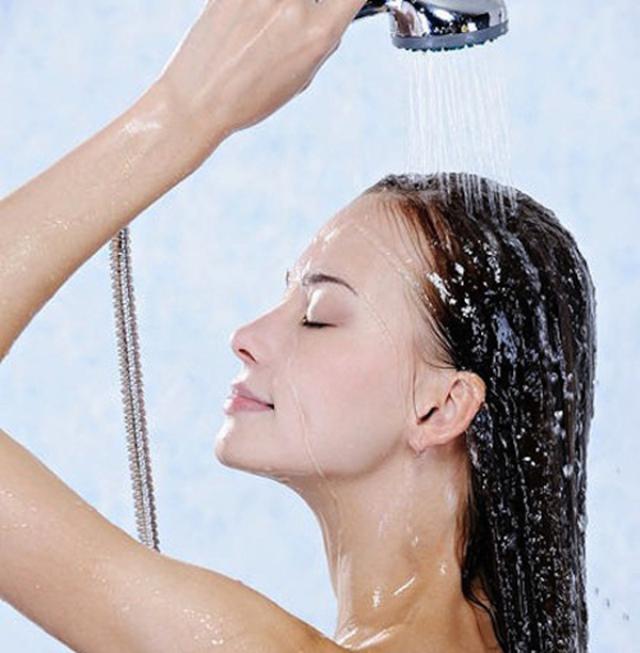 Không chỉ xinh như Hoa hậu, con gái MC Quyền Linh còn tự tay làm tóc đẹp không kém salon - 8