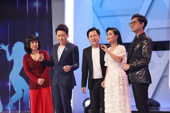 Vừa lập kỷ lục Guiness Việt Nam, bà Tân Vlog đãi ngay Trấn Thành và dàn sao món trứ danh - 1