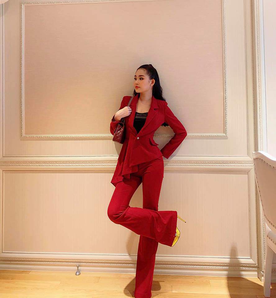 Lê Âu Ngân Anh tái xuất với chiếc đồng hồ nửa tỷ đồng gây xôn xao làng mốt - 7