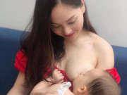 Làm mẹ - Để lộ ngực trần khi cho con bú, diễn viên Lan Phương được dân mạng nhận xét thế này!