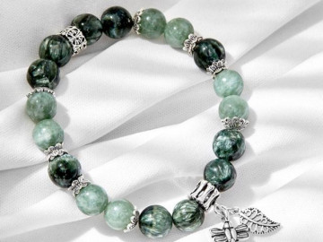 Từ đá tảng thành trang sức đắt tiền, vòng cẩm thạch loại nào được   săn lùng   nhiều nhất?