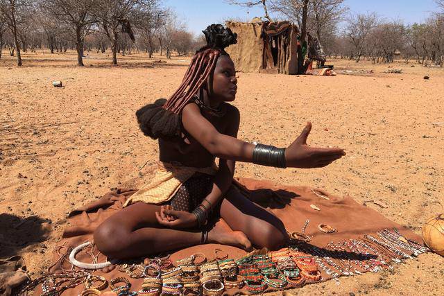 Bộ lạc amp;#34;chân đà điểuamp;#34; kỳ lạ ở châu Phi - 1