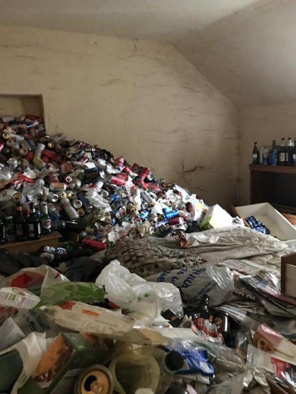 Khách trọ bất ngờ bỏ đi, chủ nhà mở cửa liền quỳ rạp, khóc không ra tiếng - 4