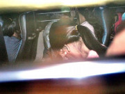 Tin tức - Người giúp việc tai quái "dằn mặt" chủ nhà: Đổ nước tiểu vào sữa, pha thuốc tẩy vào dầu gội