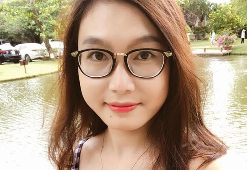 Đinh Thị Giang (sinh năm 1993, quê Thái Bình, hiện sống tại TP.HCM) gây sốt mạng xã hội thời gian vừa qua khi mới chỉ 26 tuổi đã là mẹ của 5 người con. 
