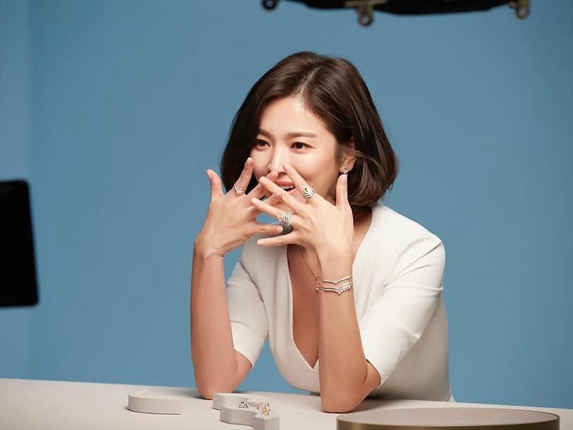 het bi don yeu duong lai ngoai tinh voi ban dien, ai con dam dong phim cung song hye kyo? - 5