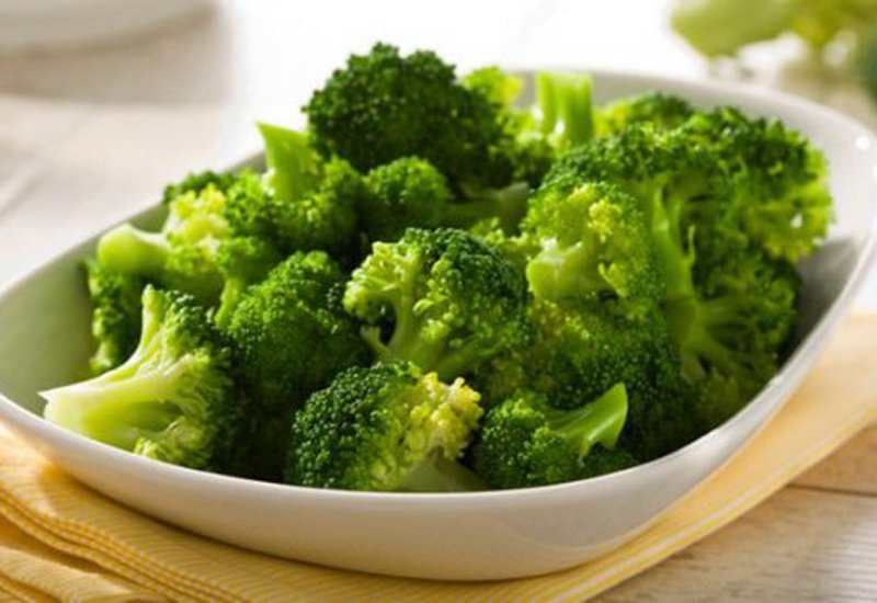 Bông cải xanh (còn gọi là súp lơ) cũng là một trong những loại thực phẩm giàu canxi cho bé biếng ăn mà các mẹ cần biết.
