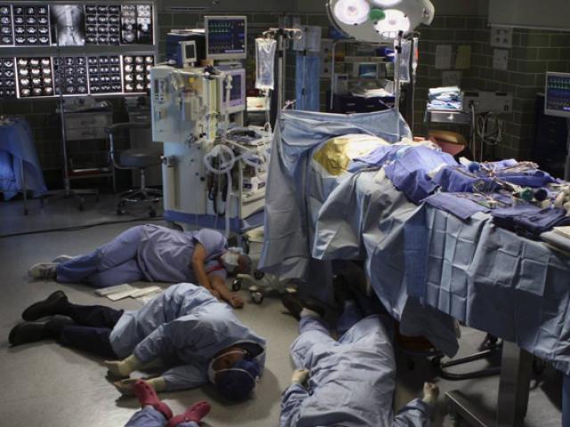 Người phụ nữ máu độc khiến hàng loạt bác sĩ ngất xỉu và sự thật bí ẩn phía sau